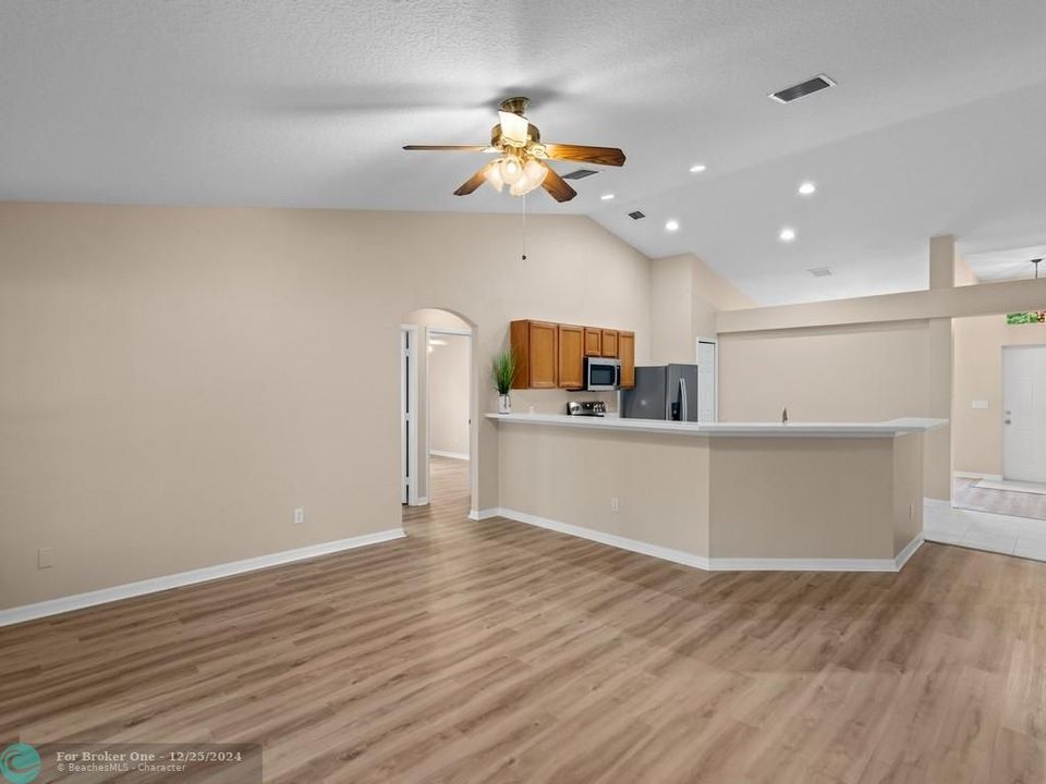 Active With Contract: $449,900 (4 beds, 2 baths, 2078 Square Feet)