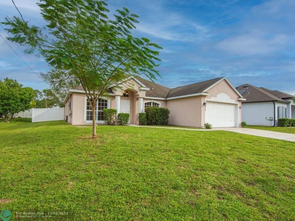 Active With Contract: $449,900 (4 beds, 2 baths, 2078 Square Feet)