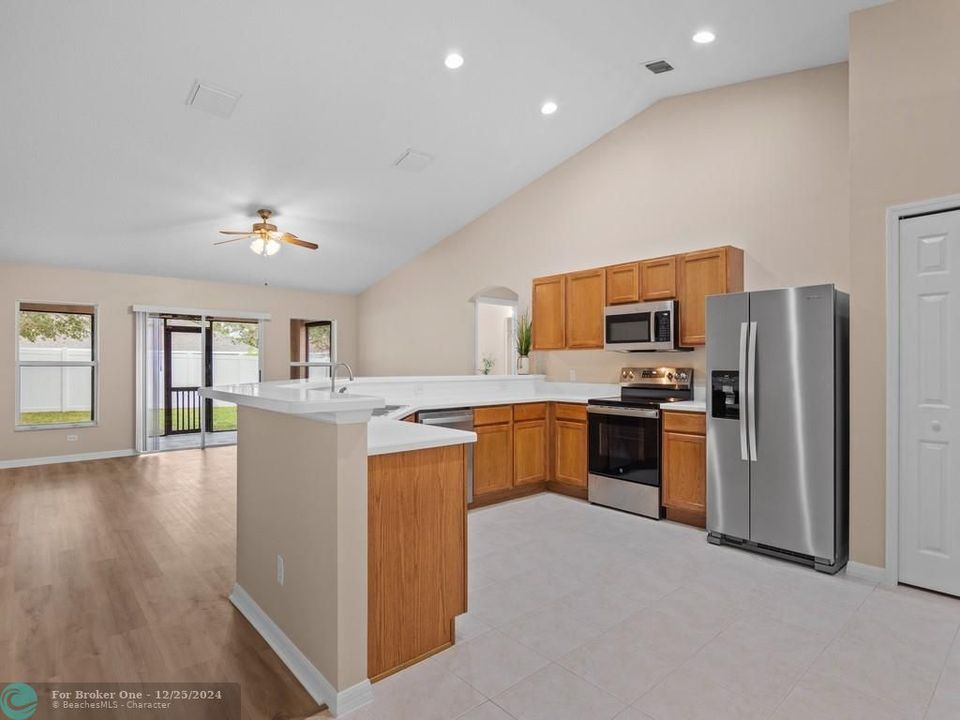 Active With Contract: $449,900 (4 beds, 2 baths, 2078 Square Feet)