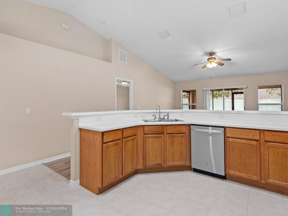 Active With Contract: $449,900 (4 beds, 2 baths, 2078 Square Feet)