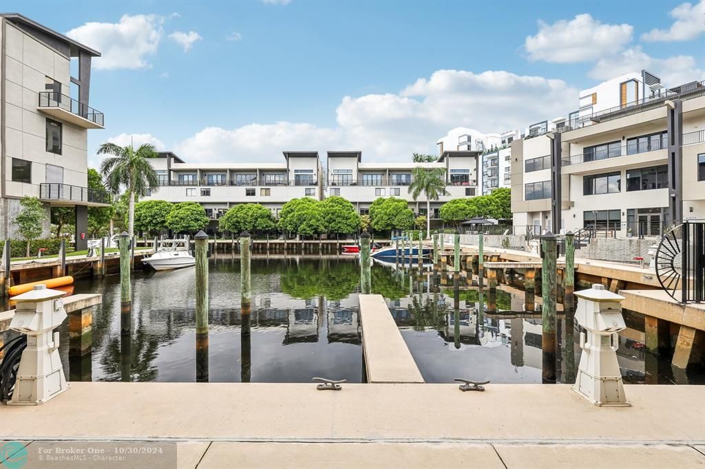 For Sale: $950,000 (3 beds, 2 baths, 2606 Square Feet)