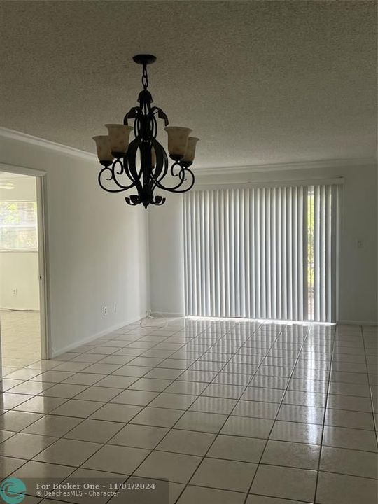 For Rent: $1,900 (2 beds, 2 baths, 870 Square Feet)