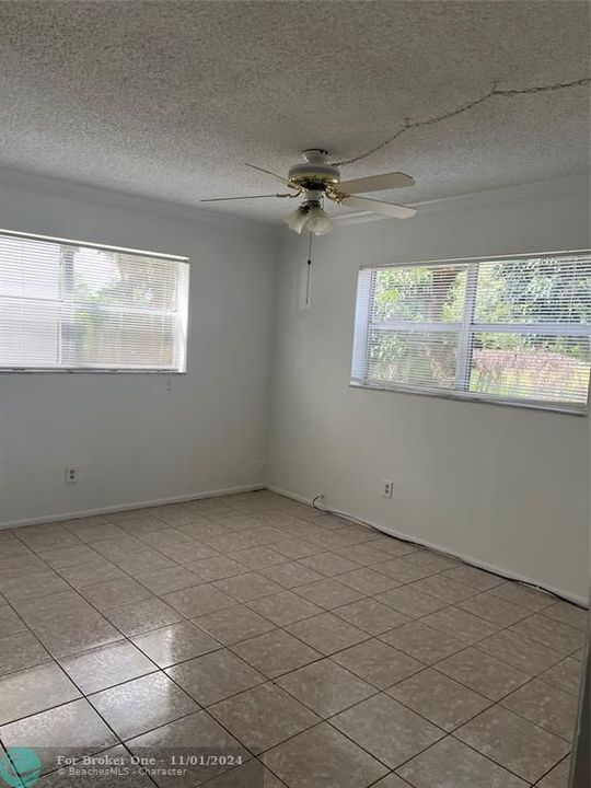 For Rent: $1,900 (2 beds, 2 baths, 870 Square Feet)