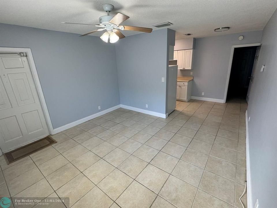 For Rent: $2,200 (2 beds, 2 baths, 850 Square Feet)