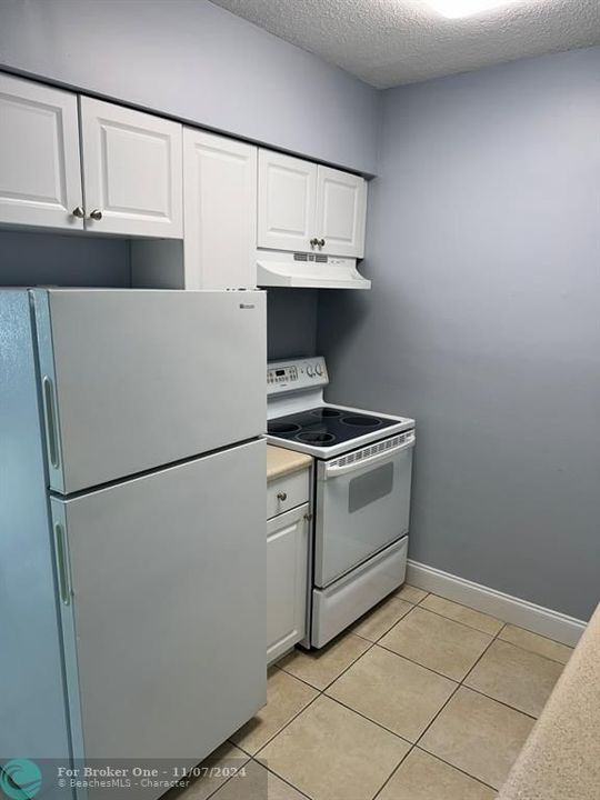 For Rent: $2,200 (2 beds, 2 baths, 850 Square Feet)