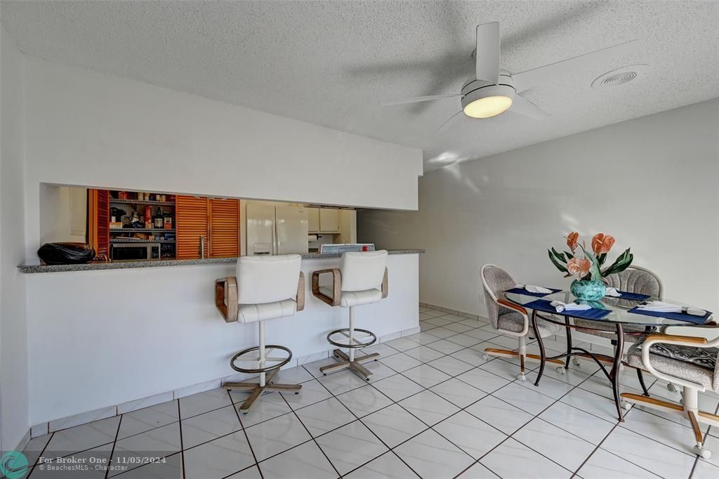 For Sale: $279,000 (3 beds, 2 baths, 1003 Square Feet)