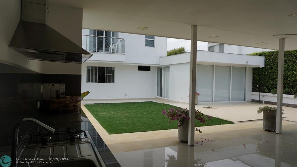 En Venta: $800,000 (6 camas, 7 baños, 4165 Pies cuadrados)