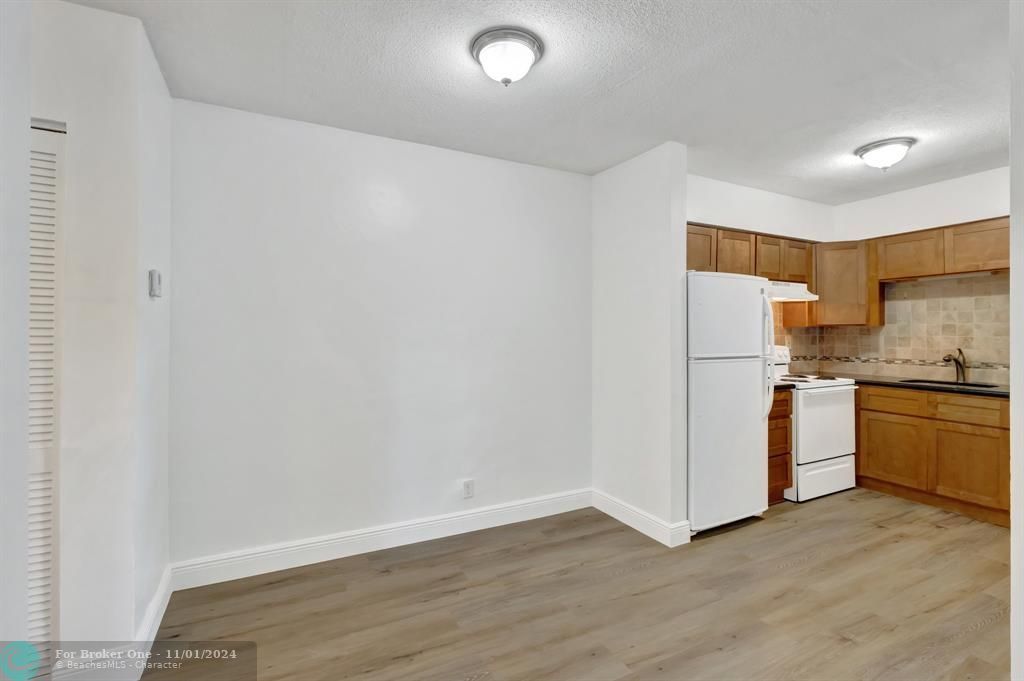 For Rent: $1,610 (1 beds, 1 baths, 16891 Square Feet)