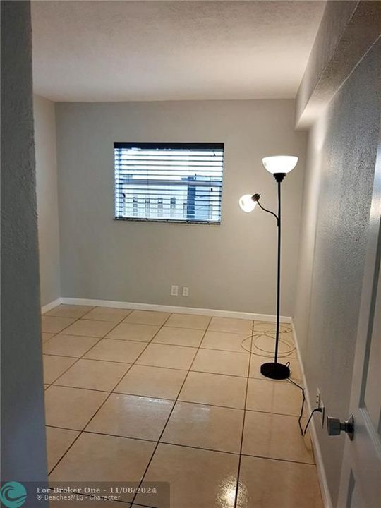 For Rent: $1,800 (2 beds, 1 baths, 600 Square Feet)