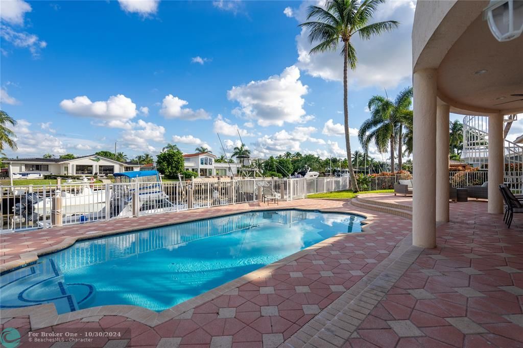 For Sale: $2,249,000 (3 beds, 2 baths, 2953 Square Feet)