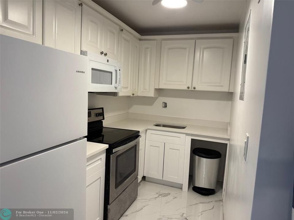 For Rent: $2,350 (1 beds, 1 baths, 640 Square Feet)