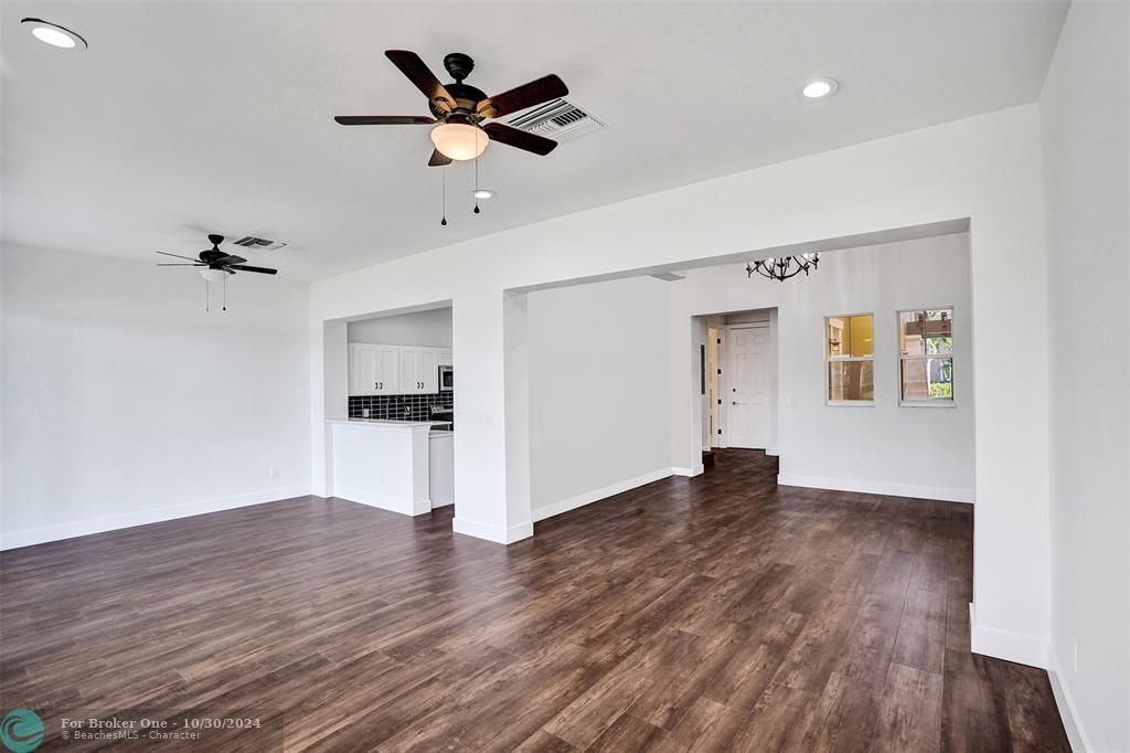 For Sale: $450,000 (3 beds, 2 baths, 2551 Square Feet)