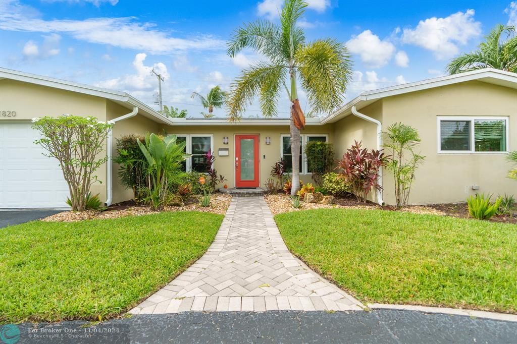 For Sale: $725,000 (3 beds, 2 baths, 1453 Square Feet)