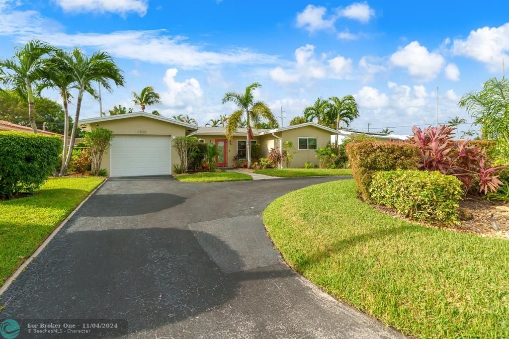 For Sale: $725,000 (3 beds, 2 baths, 1453 Square Feet)