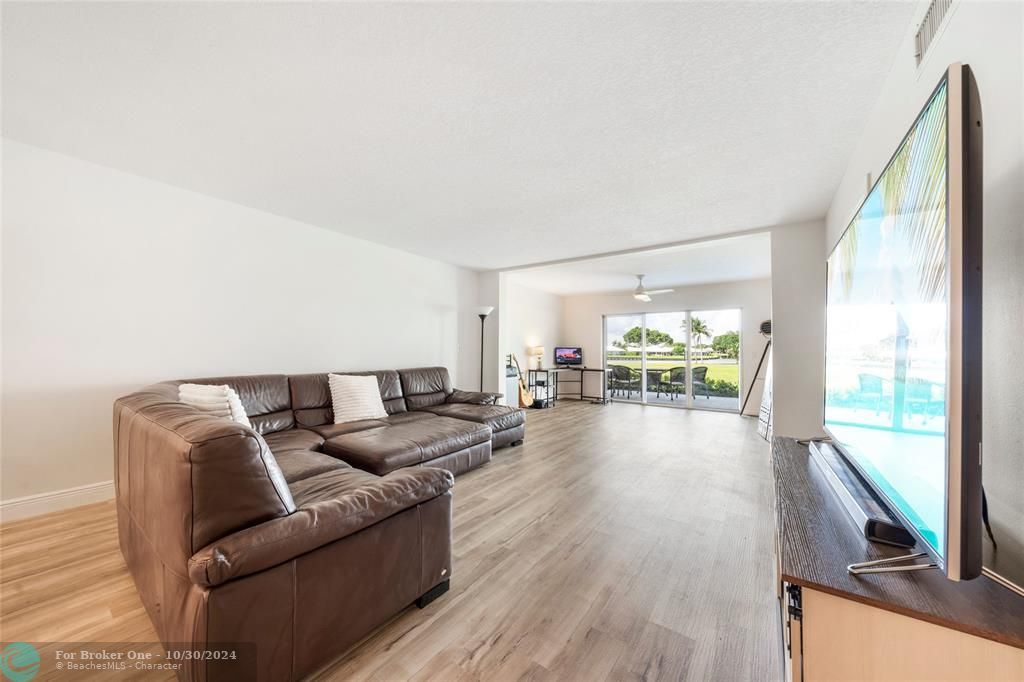 For Sale: $349,900 (2 beds, 2 baths, 1440 Square Feet)