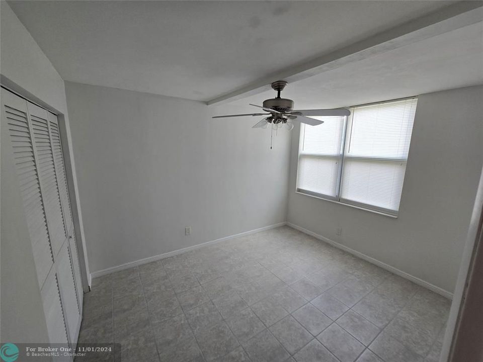 For Rent: $2,000 (2 beds, 2 baths, 965 Square Feet)