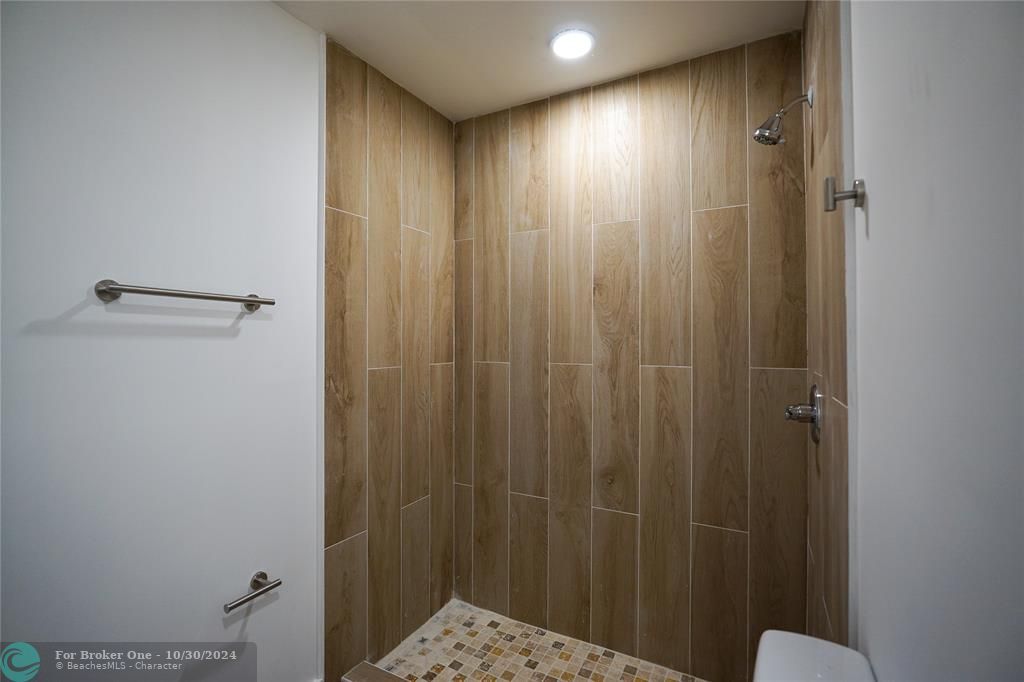 For Sale: $2,700 (2 beds, 2 baths, 1116 Square Feet)