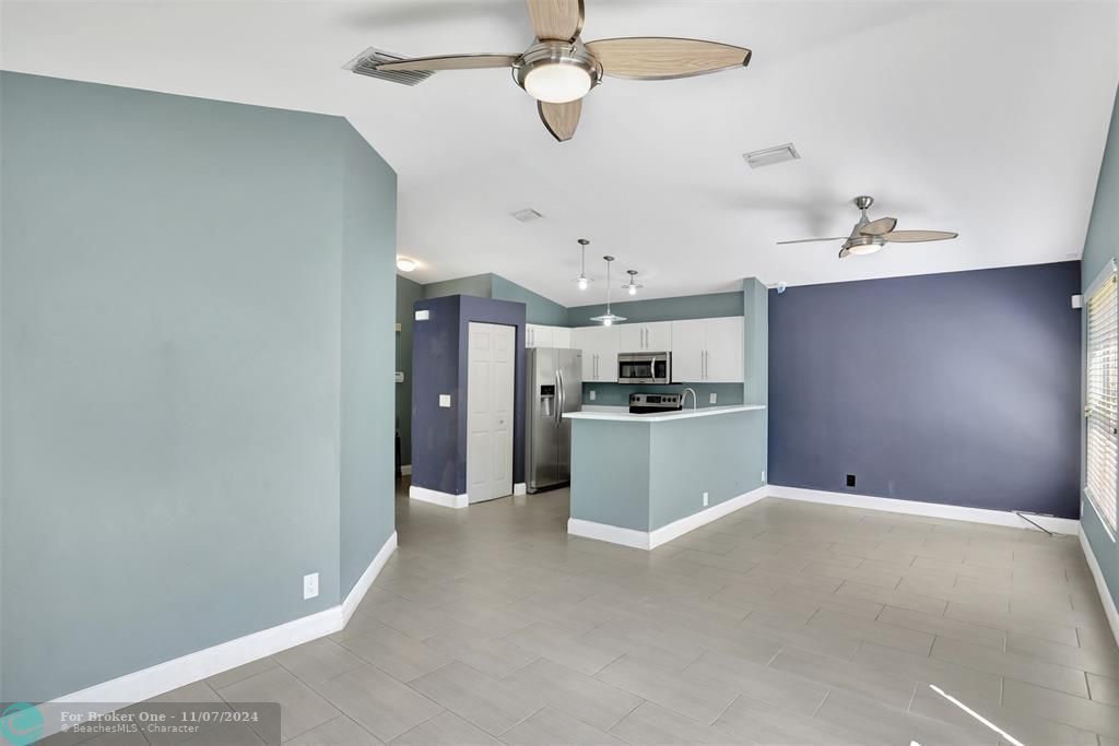 For Sale: $429,900 (2 beds, 2 baths, 1179 Square Feet)