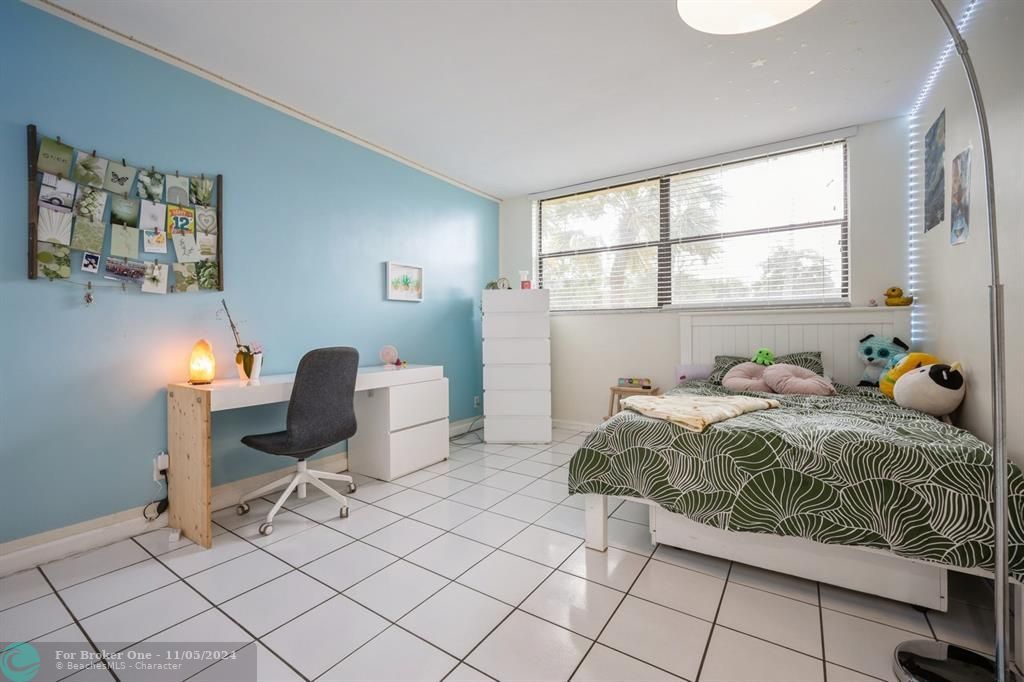 For Sale: $375,000 (2 beds, 2 baths, 1260 Square Feet)