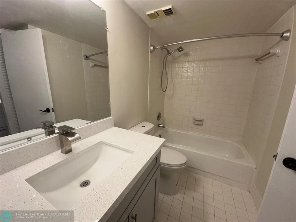 For Rent: $1,700 (1 beds, 1 baths, 800 Square Feet)