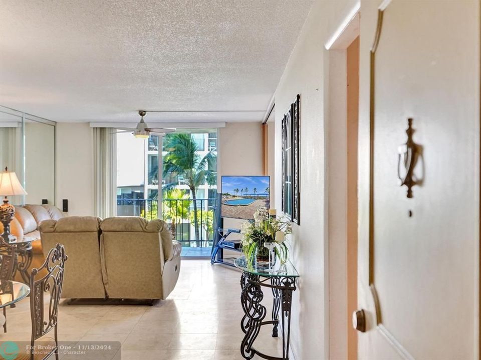 For Sale: $439,000 (2 beds, 2 baths, 1300 Square Feet)