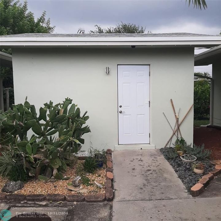 For Rent: $1,650 (1 beds, 1 baths, 748 Square Feet)