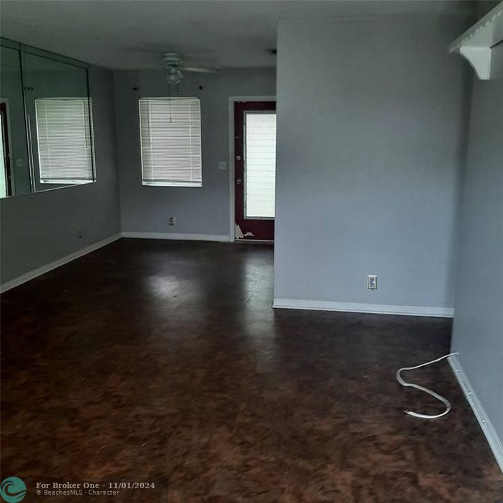 For Rent: $1,650 (1 beds, 1 baths, 748 Square Feet)