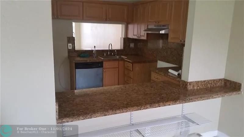 For Rent: $2,500 (2 beds, 2 baths, 1321 Square Feet)