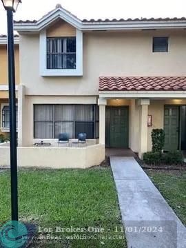 For Rent: $2,500 (2 beds, 2 baths, 1321 Square Feet)