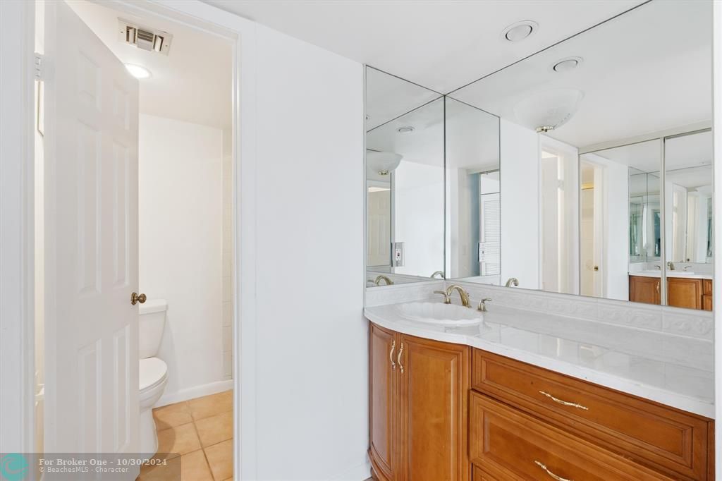 For Sale: $335,000 (2 beds, 2 baths, 1385 Square Feet)