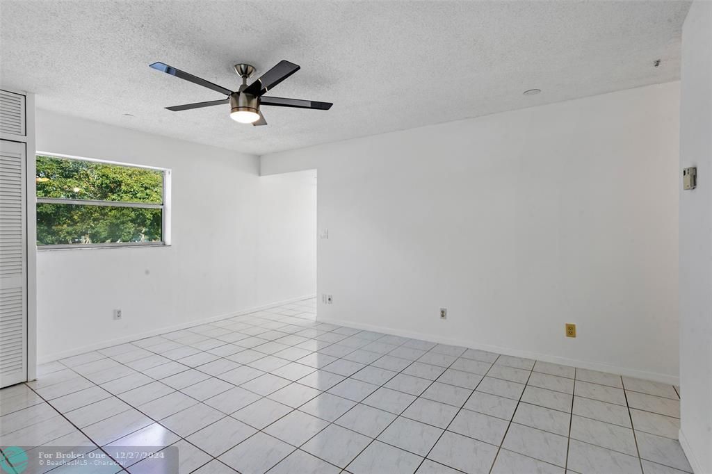 For Sale: $165,000 (2 beds, 2 baths, 845 Square Feet)