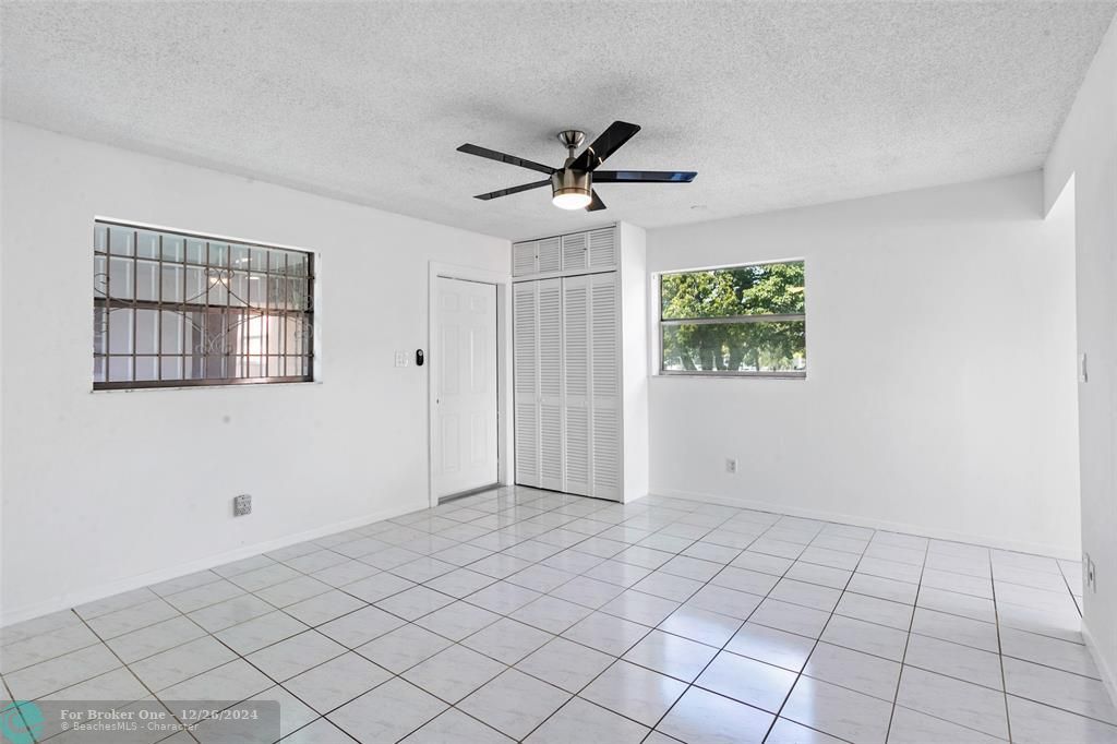 For Sale: $165,000 (2 beds, 2 baths, 845 Square Feet)