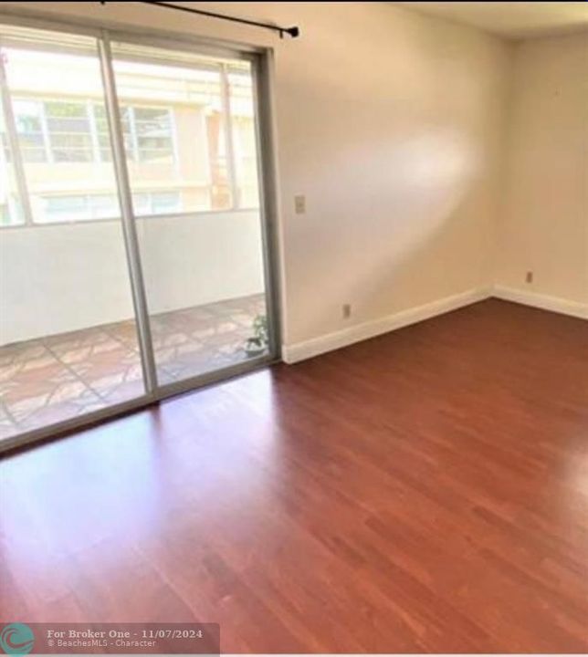 En Venta: $176,900 (1 camas, 1 baños, 727 Pies cuadrados)