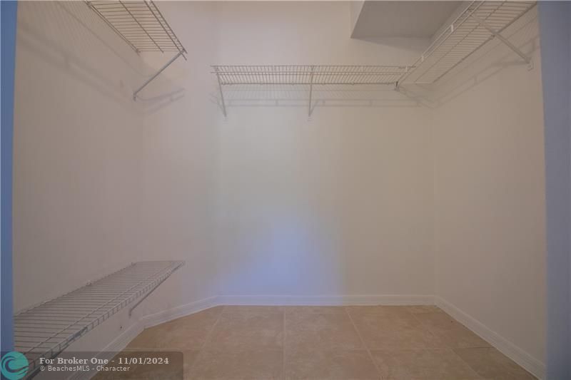 For Rent: $2,300 (2 beds, 2 baths, 1246 Square Feet)