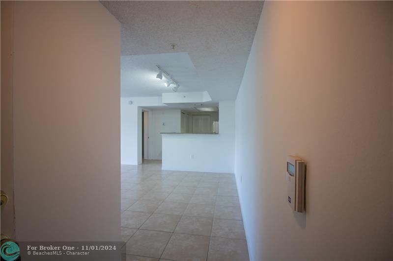 For Rent: $2,300 (2 beds, 2 baths, 1246 Square Feet)