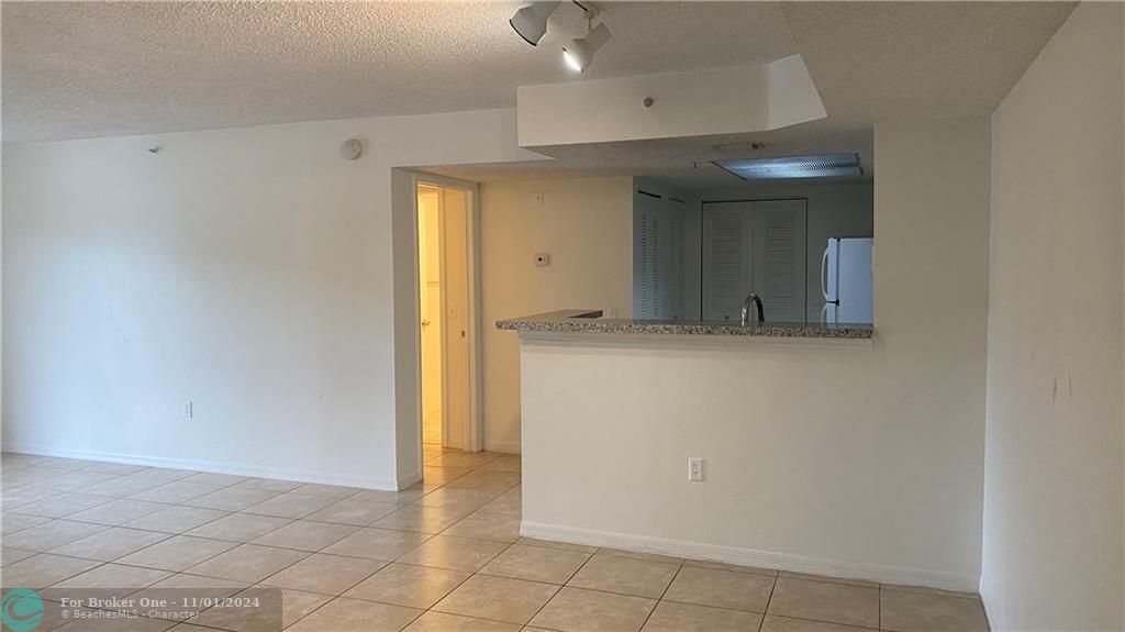 For Rent: $2,300 (2 beds, 2 baths, 1246 Square Feet)