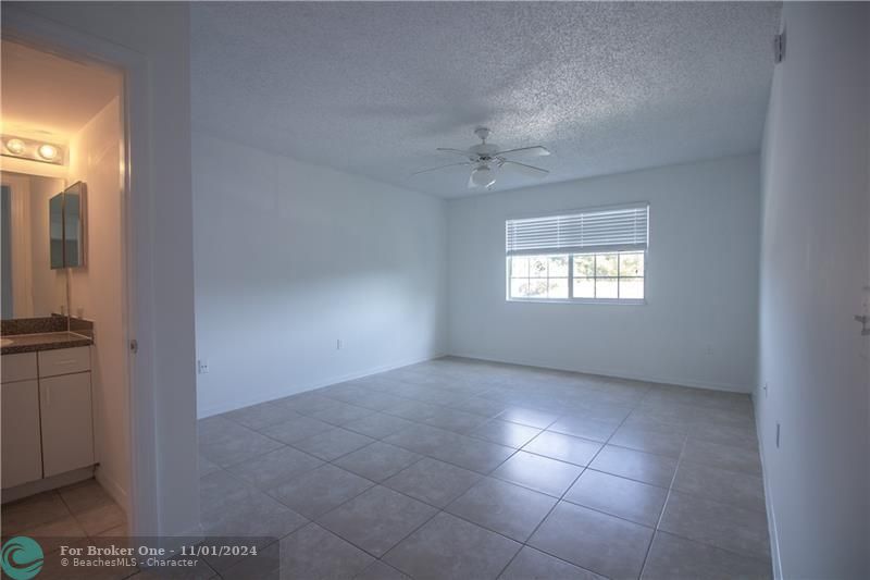 For Rent: $2,300 (2 beds, 2 baths, 1246 Square Feet)