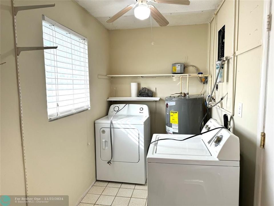 Active With Contract: $2,800 (2 beds, 2 baths, 1581 Square Feet)