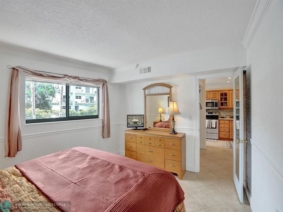 For Rent: $2,575 (2 beds, 2 baths, 1121 Square Feet)