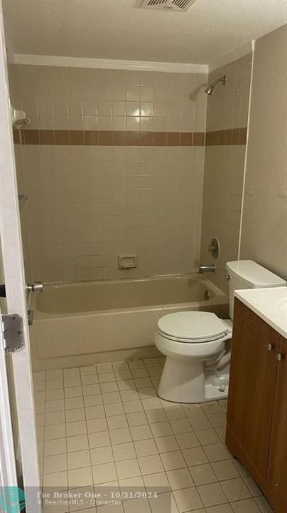 For Rent: $1,650 (1 beds, 1 baths, 704 Square Feet)