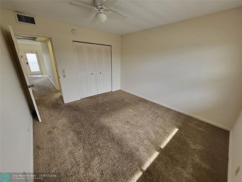 For Sale: $126,000 (2 beds, 1 baths, 840 Square Feet)