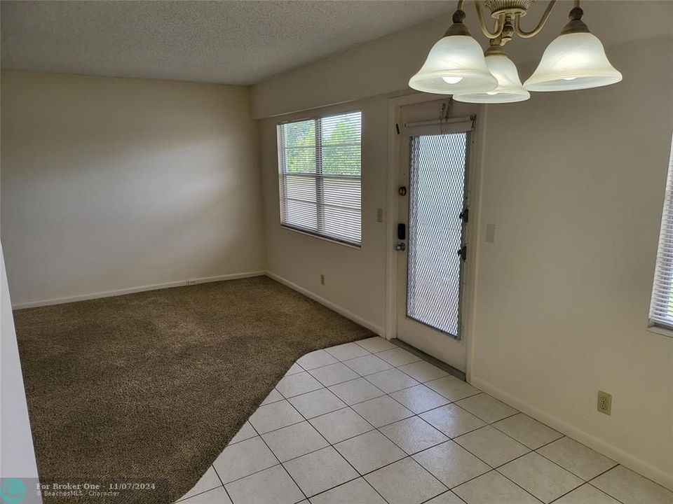 For Sale: $126,000 (2 beds, 1 baths, 840 Square Feet)