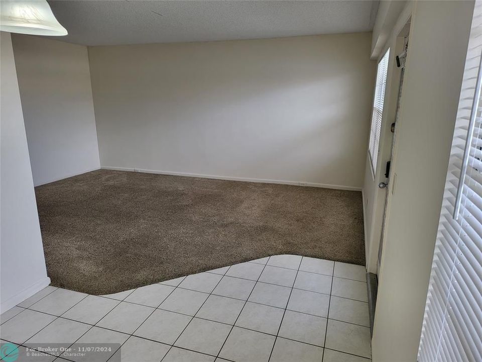 For Sale: $126,000 (2 beds, 1 baths, 840 Square Feet)