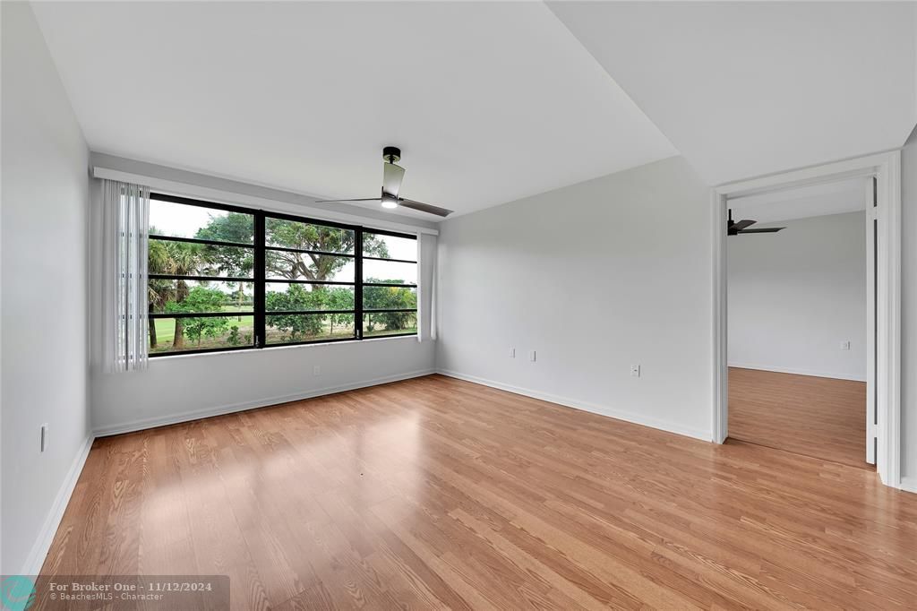 For Sale: $359,000 (2 beds, 2 baths, 1385 Square Feet)