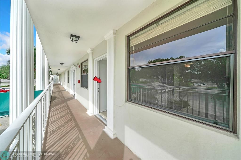 For Sale: $359,000 (2 beds, 2 baths, 1385 Square Feet)