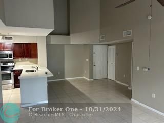 For Rent: $2,000 (2 beds, 2 baths, 1076 Square Feet)