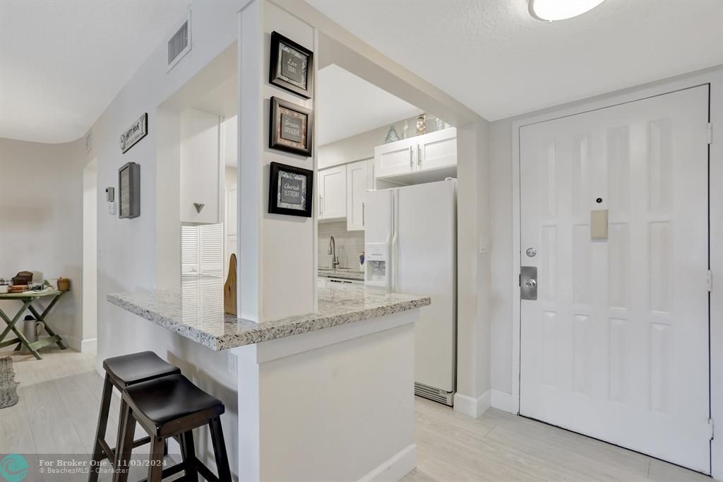 For Sale: $529,000 (1 beds, 1 baths, 1029 Square Feet)