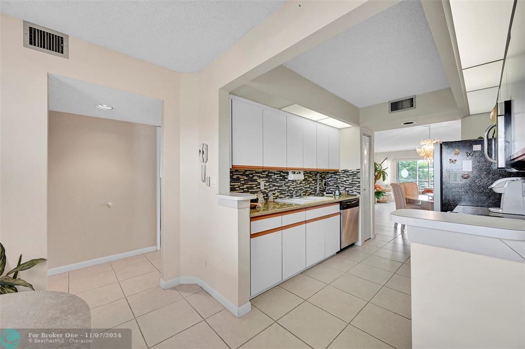 For Sale: $187,000 (2 beds, 2 baths, 1275 Square Feet)