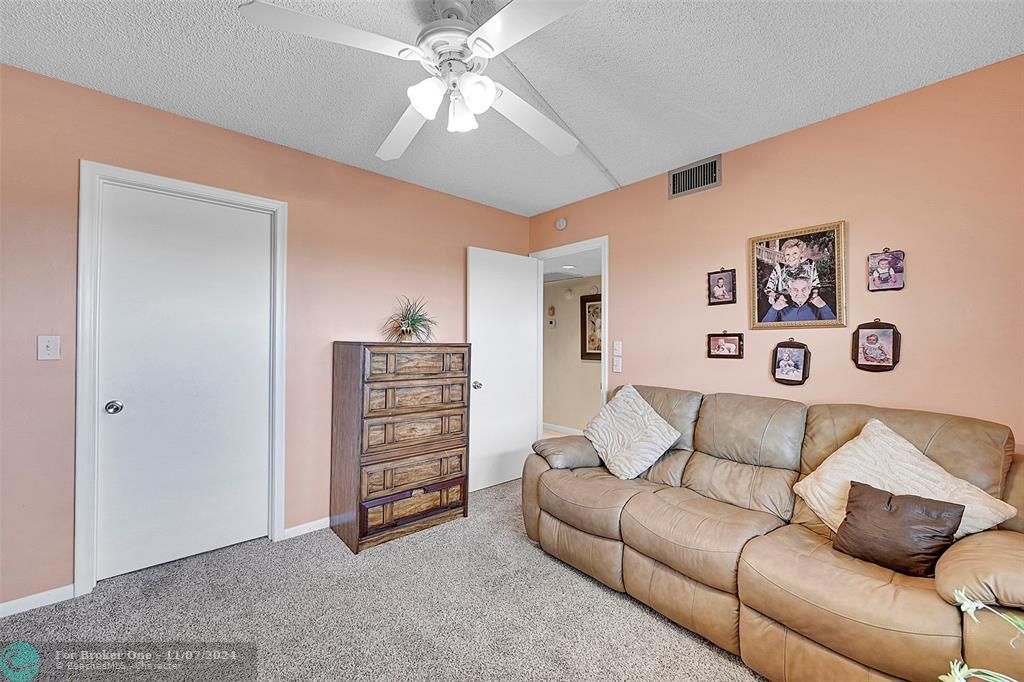 For Sale: $187,000 (2 beds, 2 baths, 1275 Square Feet)