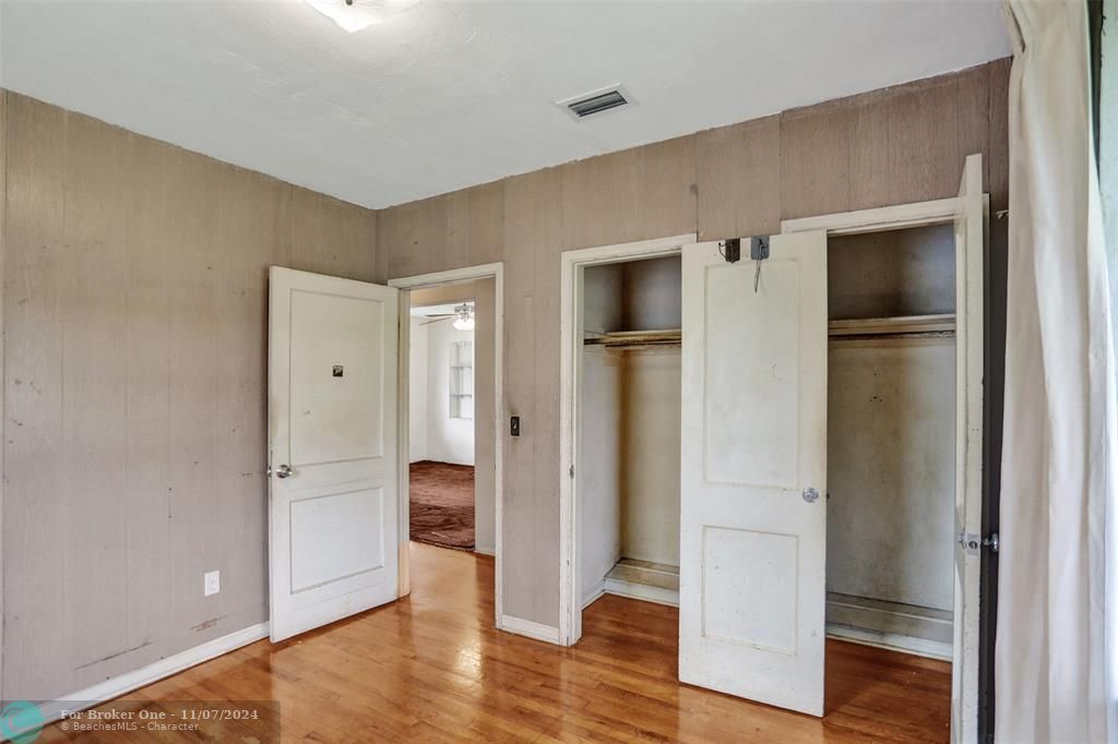 For Sale: $385,000 (3 beds, 1 baths, 1100 Square Feet)